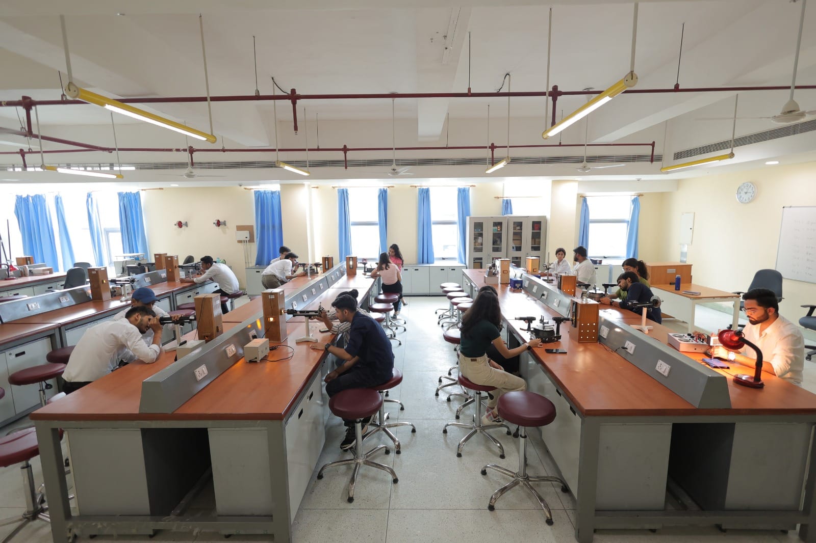 btech electronics lab