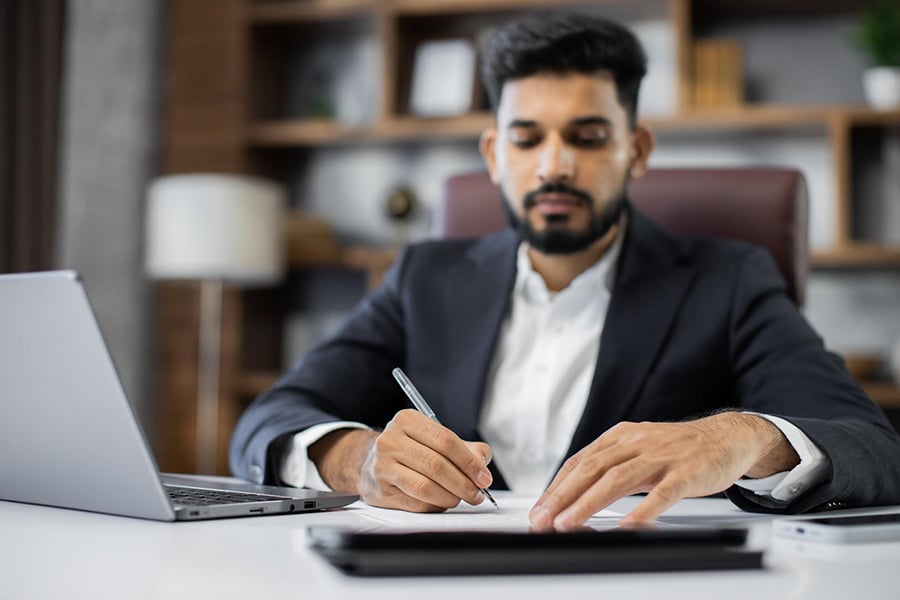 How to Become a Corporate Lawyer